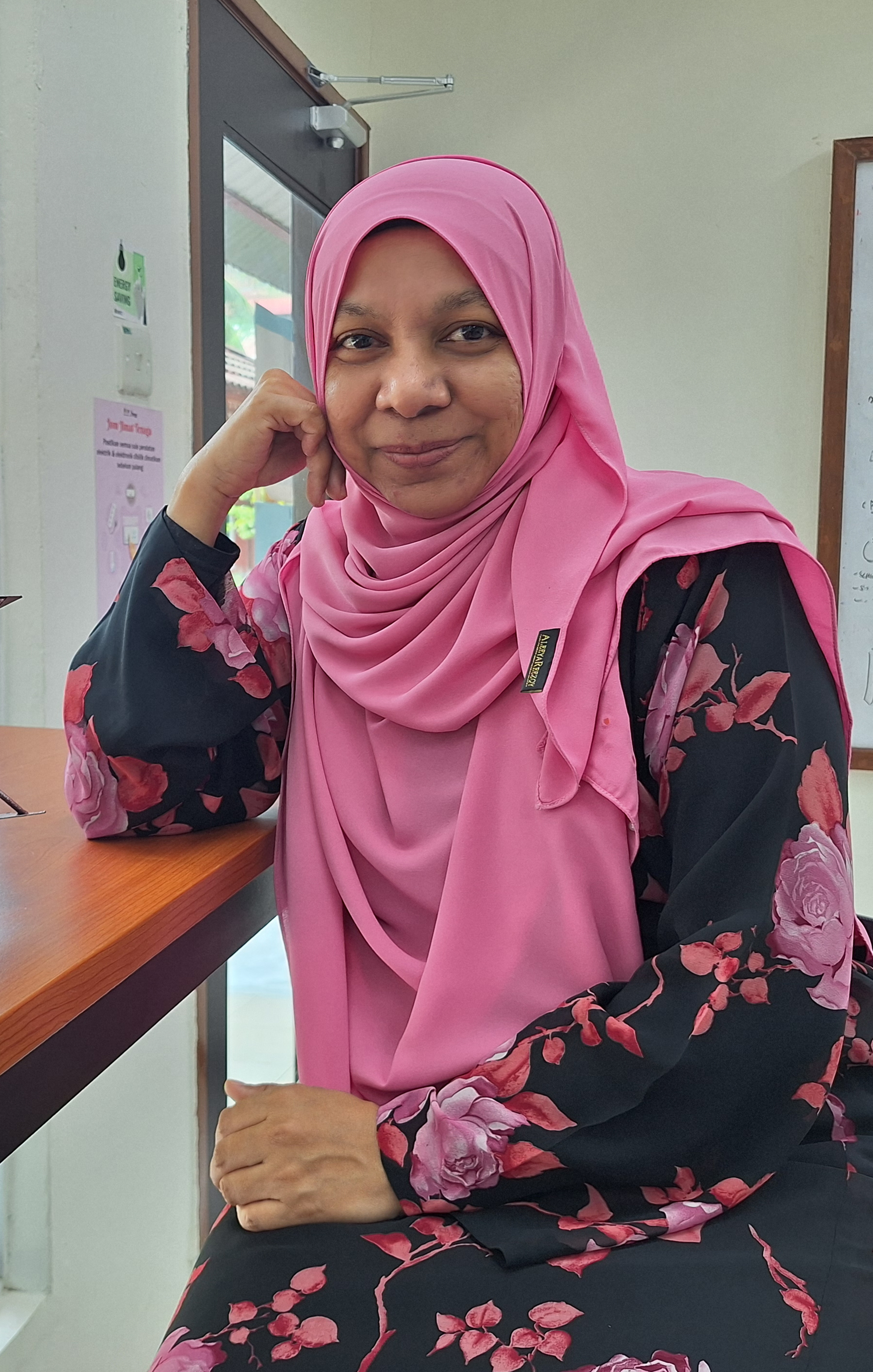 Cik Nor Hasnirasmall